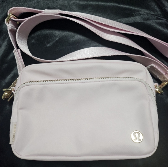 lululemon athletica Light Pink Crossbody Bag with Gold Hardware - Picture 3 of 3